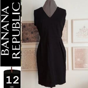 💖2/$20 Banana Republic winter v-neck dress,  size 12